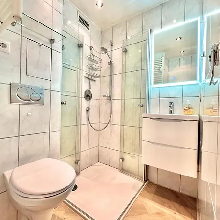 アパート Traumblick - Himmel & Mit Traum Meerblick Am Mit Grossem Balkon - Wlan, Streaming, 2024 Modernisiert *